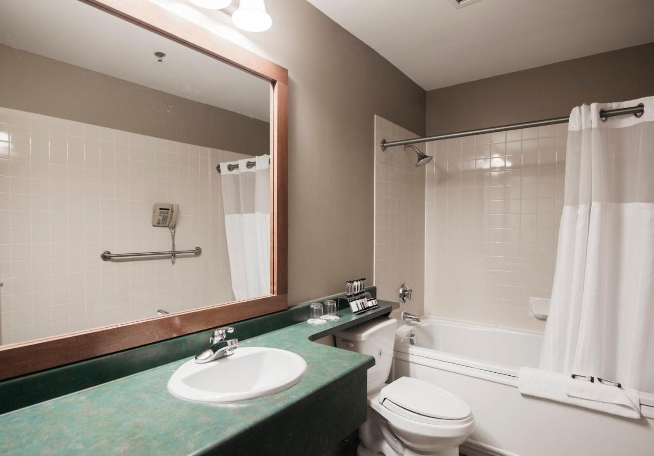 The Frobisher Inn Iqaluit Bagian luar foto