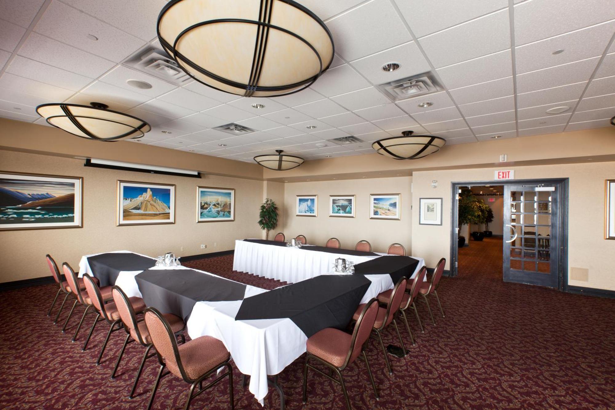 The Frobisher Inn Iqaluit Bagian luar foto