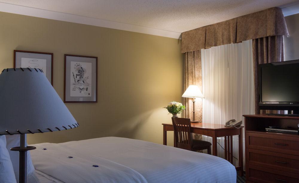 The Frobisher Inn Iqaluit Bagian luar foto