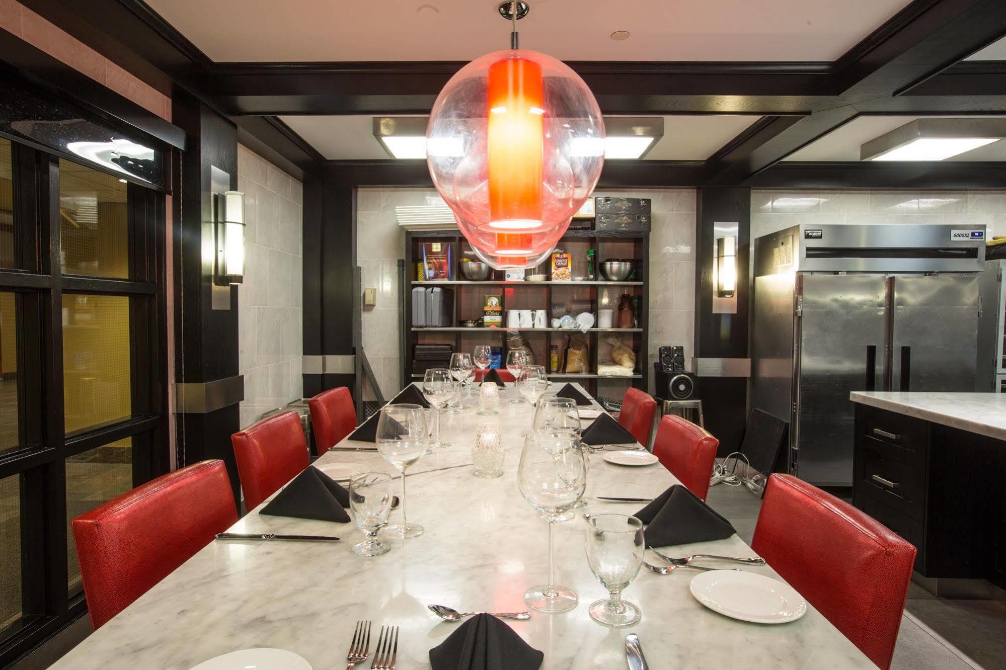 The Frobisher Inn Iqaluit Bagian luar foto